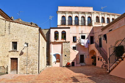 The mediterranean style of the houses in venosa, an old town in the basilicata region, italy