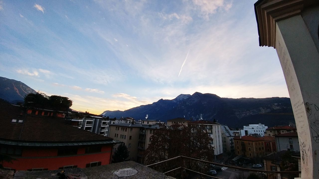 PANORAMIC SHOT OF CITY AGAINST SKY