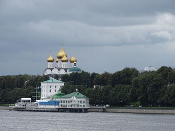 Building against cloudy sky