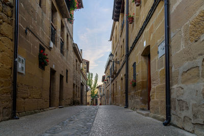 Medieval village of sajazarra, la rioja, spain. view at sunset