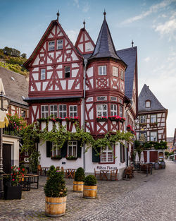 Beautiful medieval half-timbered building in bacharach, rheinland-pfalz, germany