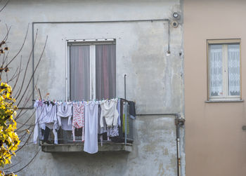 Clothes hanging, outskirts of cremona.