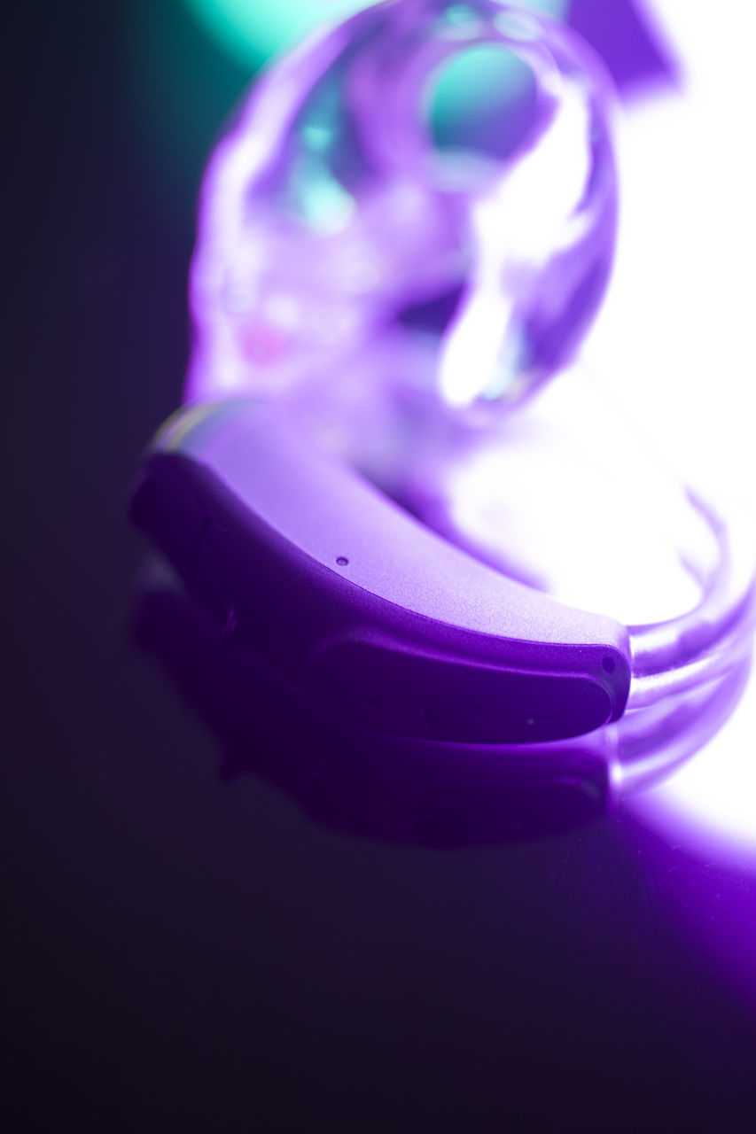 HIGH ANGLE VIEW OF DRINK AGAINST BLUE BACKGROUND