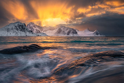 Beautiful sunset on the beach of haukland on the lofoten in norway