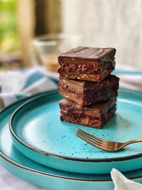 No bake cocoa and sour cherry bar