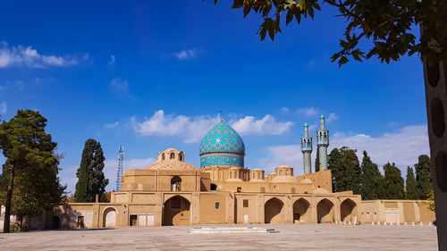 Shah nematollah vali shrine and its beautiful blue dome