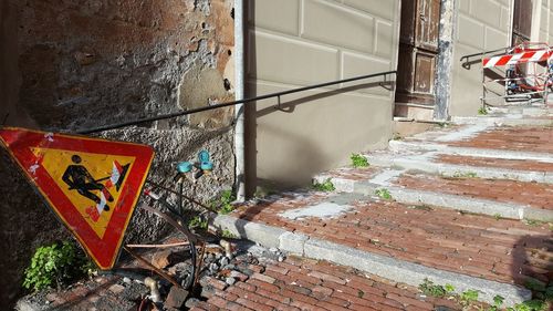 Graffiti on wall of building