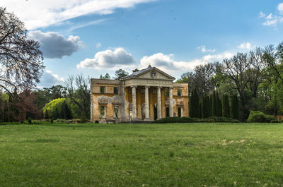View of castle against cloudy sky