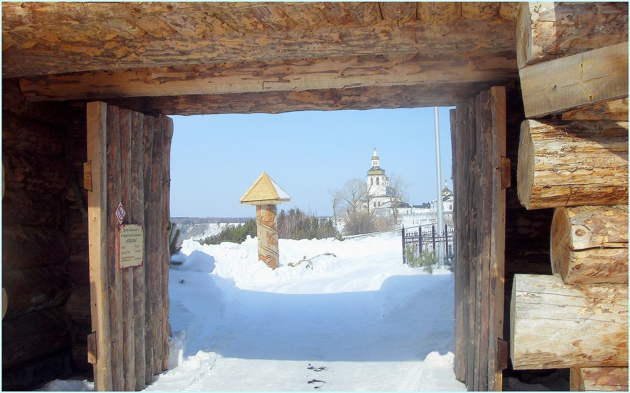 built structure, architecture, snow, building exterior, winter, cold temperature, transfer print, auto post production filter, day, house, white color, sunlight, window, old, architectural column, outdoors, no people, history, white