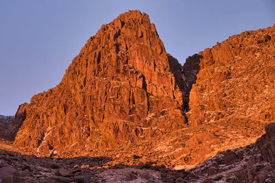 Bowfell buttress at sunrise