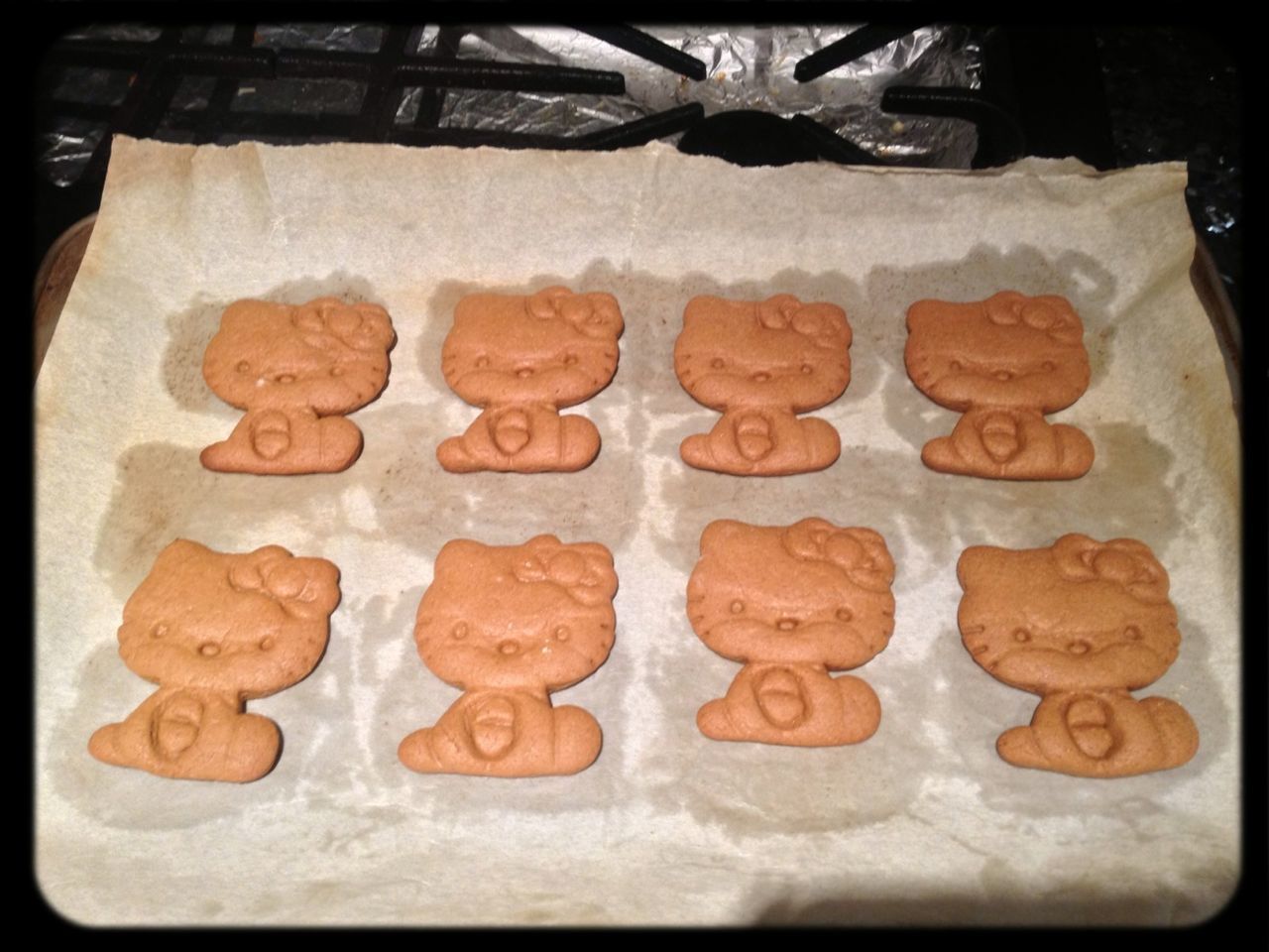 More hello kitty gingerbread cookies...