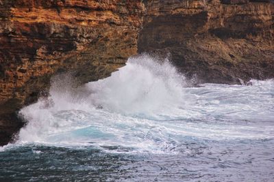 Strong cliff in the waves hit