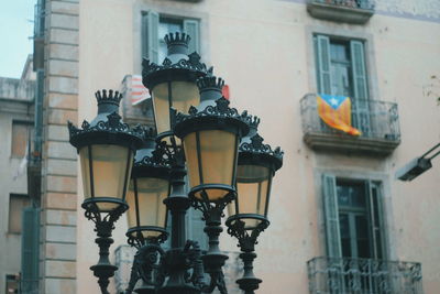 Street light lamp in barcelona's gothic quarter