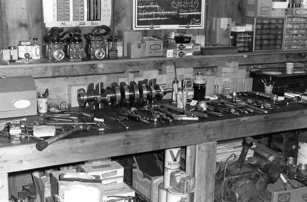 PANORAMIC VIEW OF SHOPPING CART IN KITCHEN