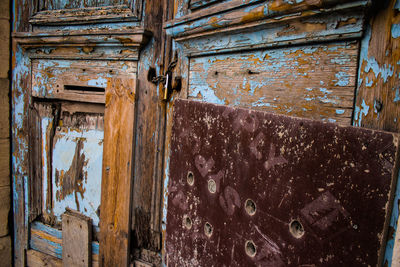 Full frame shot of old abandoned building