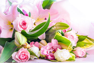 Close-up of pink roses bouquet