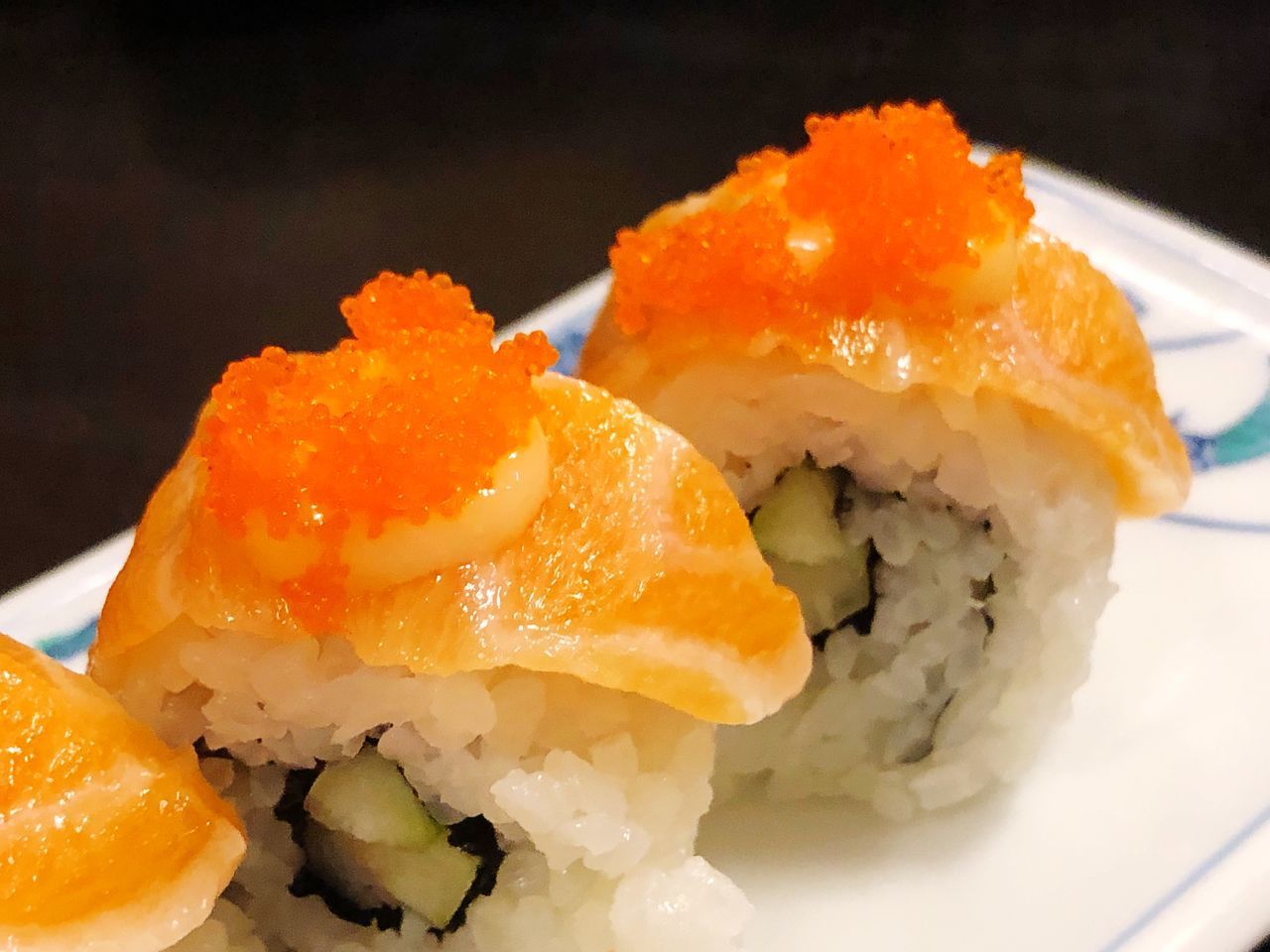 CLOSE-UP OF SUSHI ON PLATE