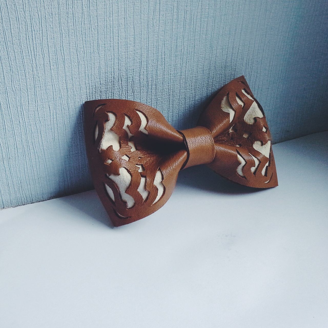 Leather bowtie