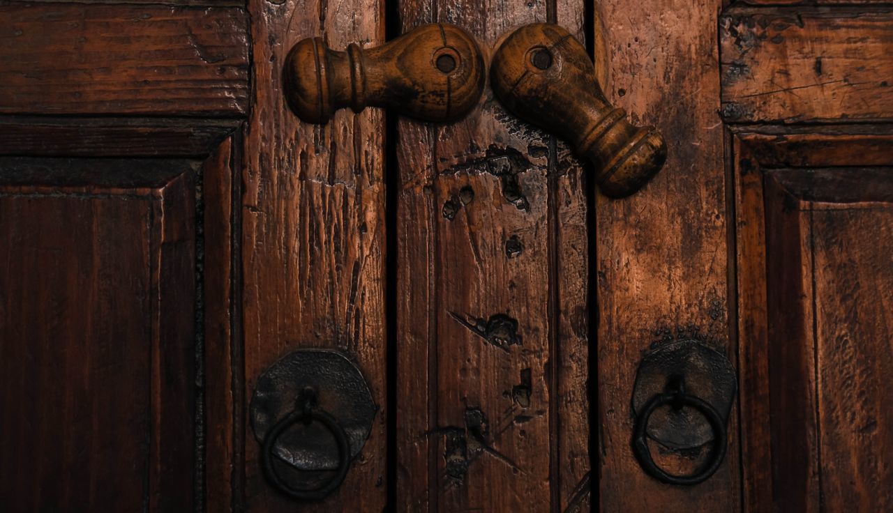 door, wood - material, wooden, old, metal, close-up, closed, security, built structure, wood, protection, rusty, safety, architecture, old-fashioned, full frame, wall - building feature, backgrounds, lock, handle
