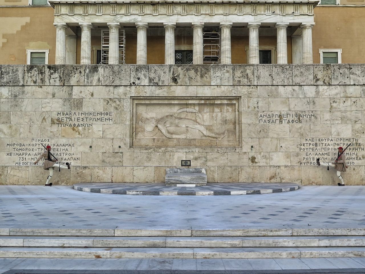 STATUE OF BUILDING