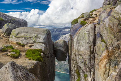 Kjeragbolten on mt kjerag