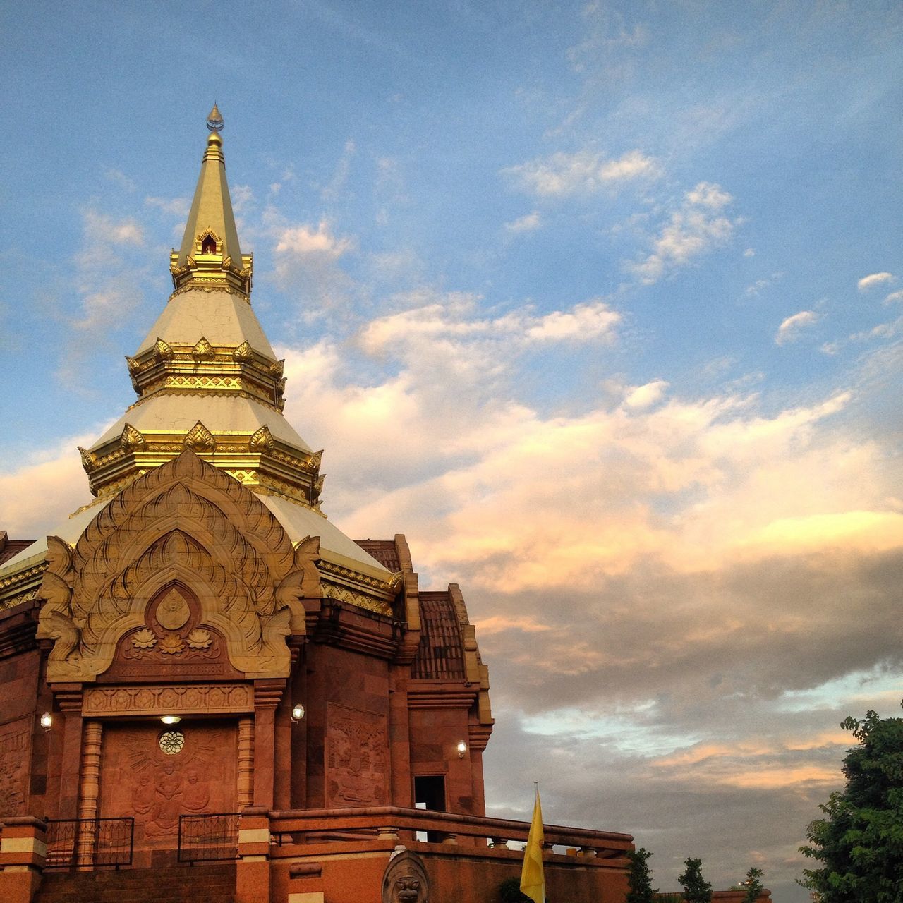 architecture, building exterior, built structure, sky, low angle view, cloud - sky, place of worship, religion, church, spirituality, cloud, cloudy, high section, sunset, outdoors, cathedral, no people, history