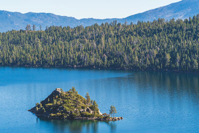 Fannette island in  blue water in emerald bay, lake tahoe, california on clear sunny autumn day