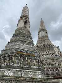 Low angle view of wat arun pagoda