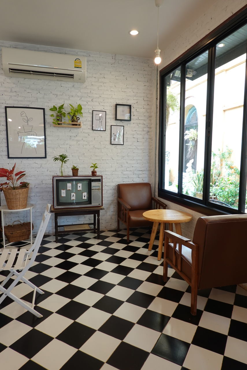 TABLE AND CHAIRS IN HOUSE