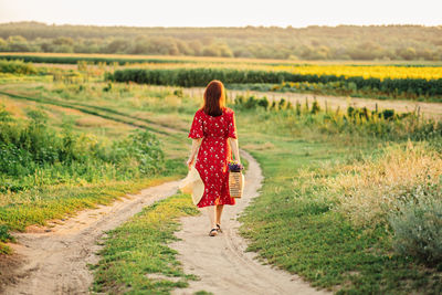 Countryside improve mental health. rural mental health. relaxing countryside break in rural cottage