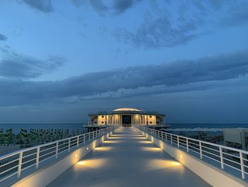 Scenic view of sea against sky at dusk