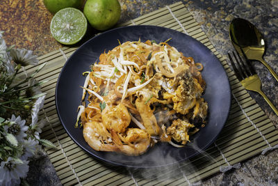 Pad thai is a popular dish for both thais and foreigners.