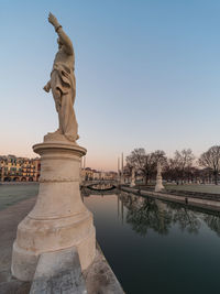 Statue of liberty against sky