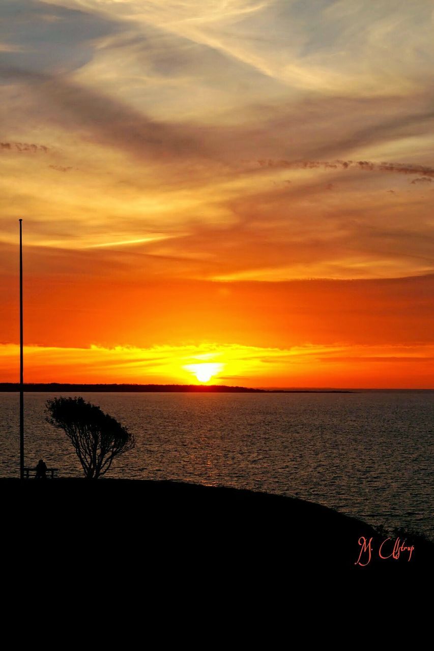 sunset, sea, horizon over water, water, orange color, scenics, sky, beauty in nature, tranquil scene, tranquility, sun, idyllic, silhouette, nature, cloud - sky, beach, cloud, shore, dramatic sky, remote