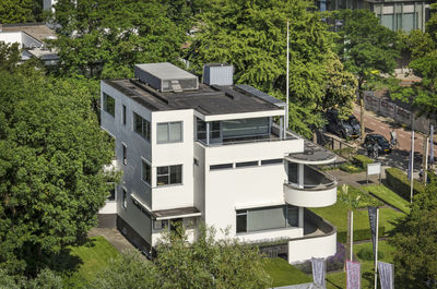 The chabot museum, housed in one of the modernist villas in museumpark