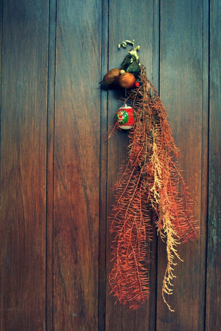 indoors, wood - material, wooden, hanging, still life, wood, red, home interior, wall - building feature, table, decoration, art and craft, close-up, no people, art, door, creativity, curtain, day, brown