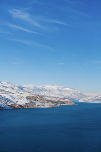 Amazing winter landscape of charvak reservoir in winter uzbekistan