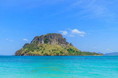 Rang islands with clear turquoise blue sea at ao phra nang near railay beach, krabi, thailand