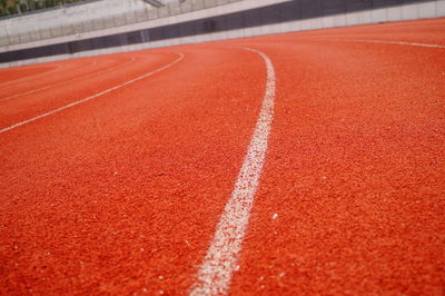 Surface level of running track