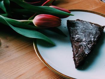 Close-up of tomatoes in plate on table