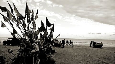 PEOPLE ON BEACH