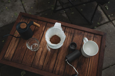 Barista dripping coffee and slow coffee bar style