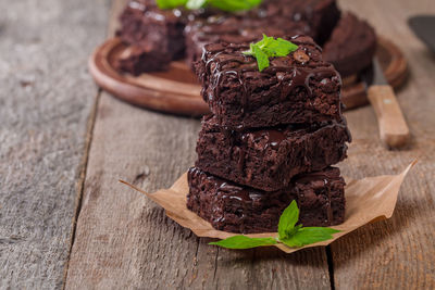 Close-up of chocolate cake on cutting board