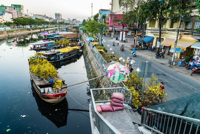 The flower market at binh dong berth