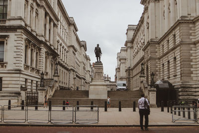 London city statue 