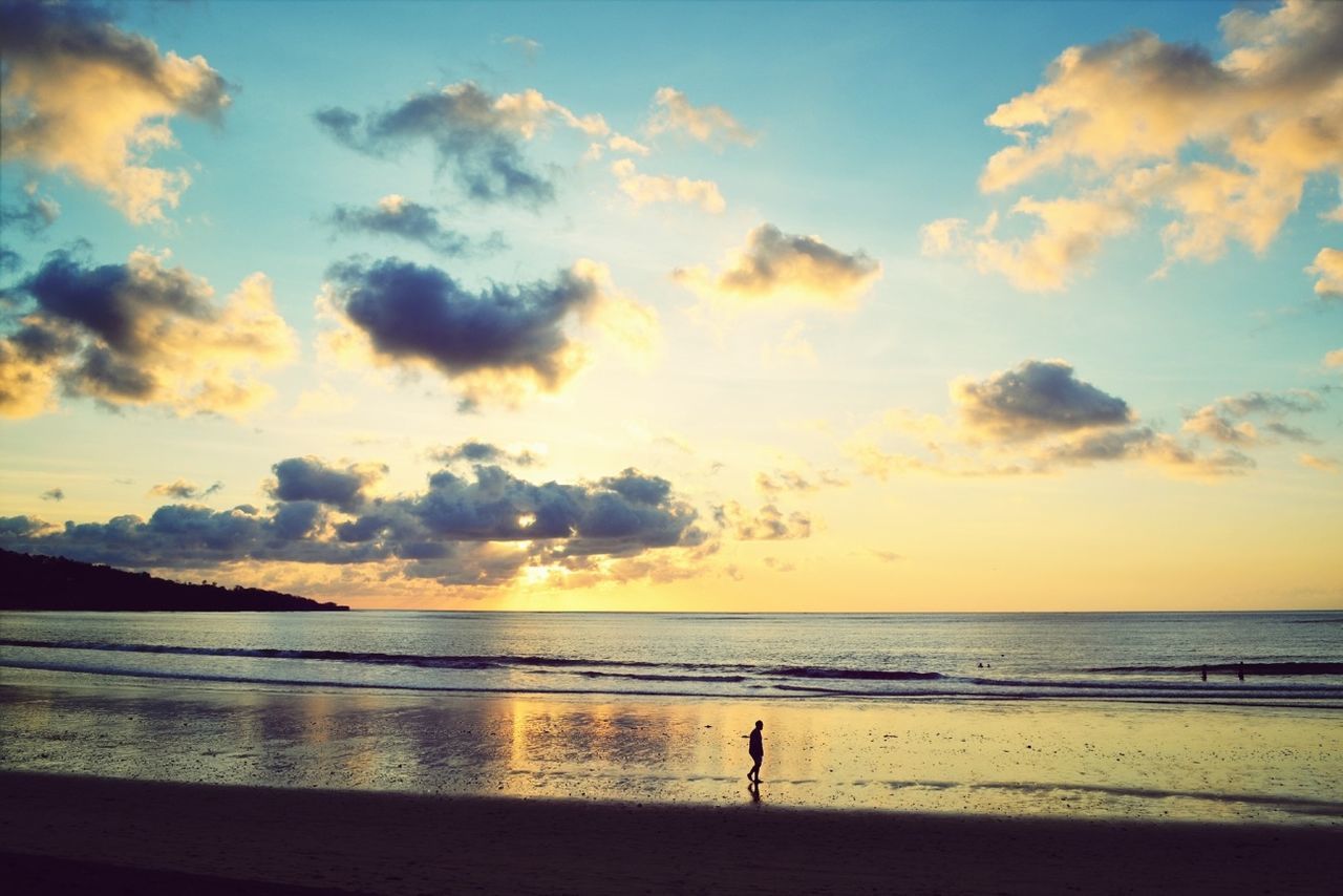 sea, beach, horizon over water, sunset, water, sky, scenics, shore, beauty in nature, tranquil scene, tranquility, silhouette, cloud - sky, orange color, idyllic, nature, cloud, leisure activity, lifestyles