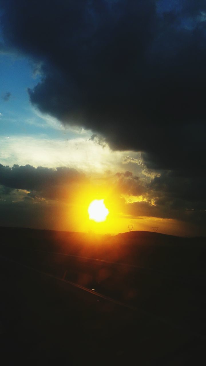 SCENIC VIEW OF LANDSCAPE AGAINST SUNSET SKY