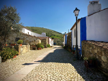 Narrow walkway along buildings