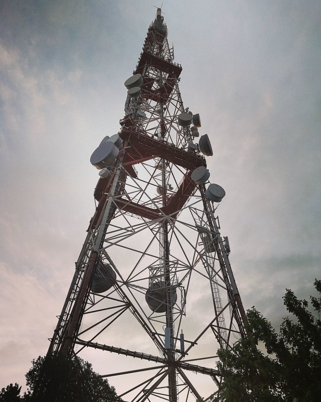 LOW ANGLE VIEW OF TELEPHONE TOWER AGAINST SKY