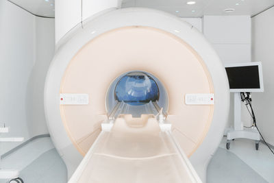 Medical ct or mri scan in the modern hospital laboratory. interior of radiography department. 